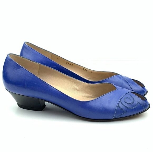 Bruno Magli heels 7 blue Italian leather peep toe